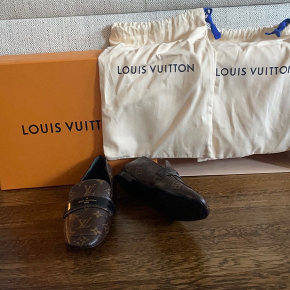 Louis Vuitton Paris - Picture 1 of 5